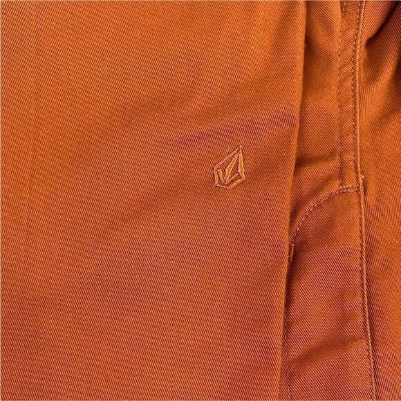 VOLCOM TRUE TO THIS MEN Size 26 Burnt Orange Stretch Casual Pants Chino Cuffed - Picture 7 of 10